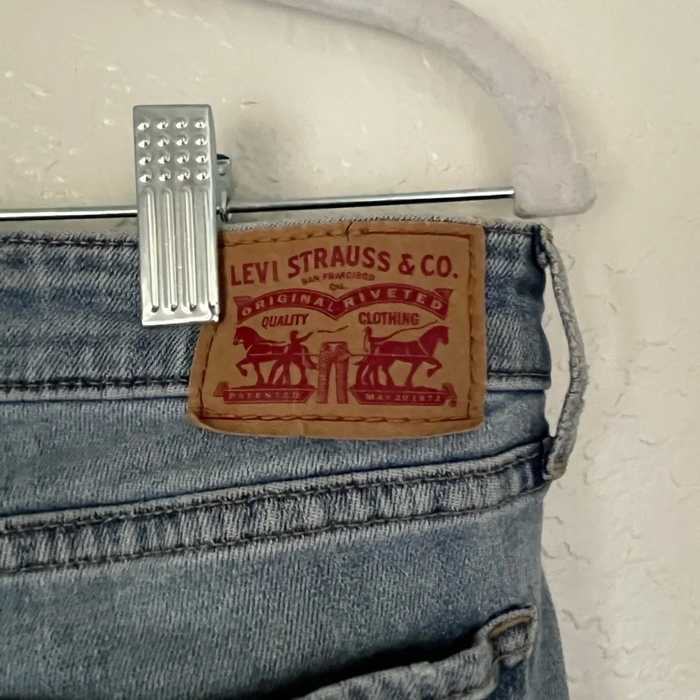 Levi's Blue Skinny Jeans Distressed Knee